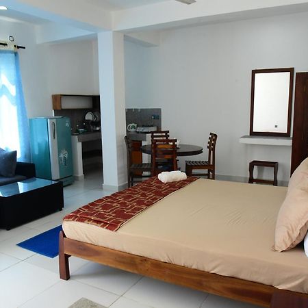 Hotel Happy Tuna Hikkaduwa Εξωτερικό φωτογραφία