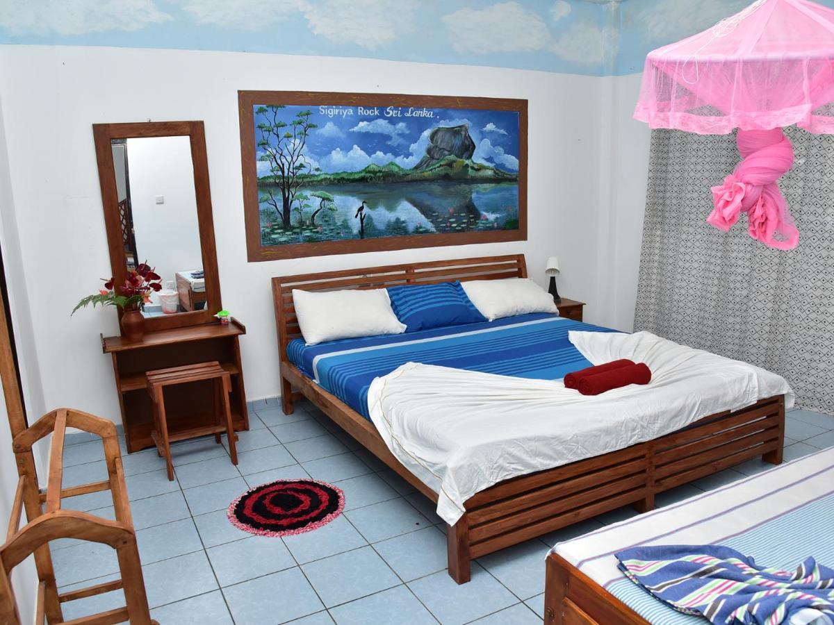 Hotel Happy Tuna Hikkaduwa Εξωτερικό φωτογραφία